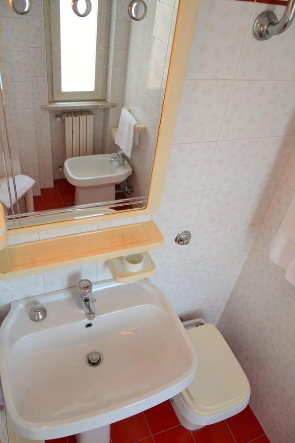 Hotel Antares Garni Giulianova Exterior photo